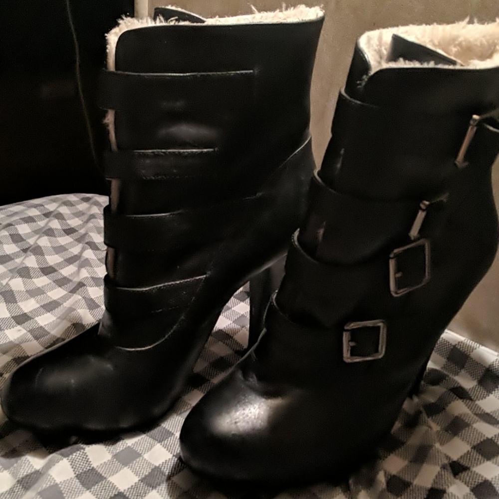 Gianni Bini Black Buckle Heel Boots